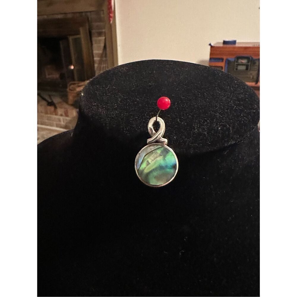 925 Sterling Silver Green Round Abalone Pendant